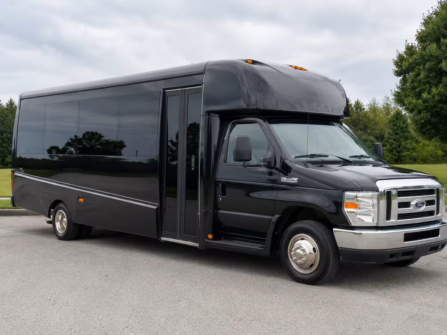 minibus rentals for flower mound shift workers and hospitals