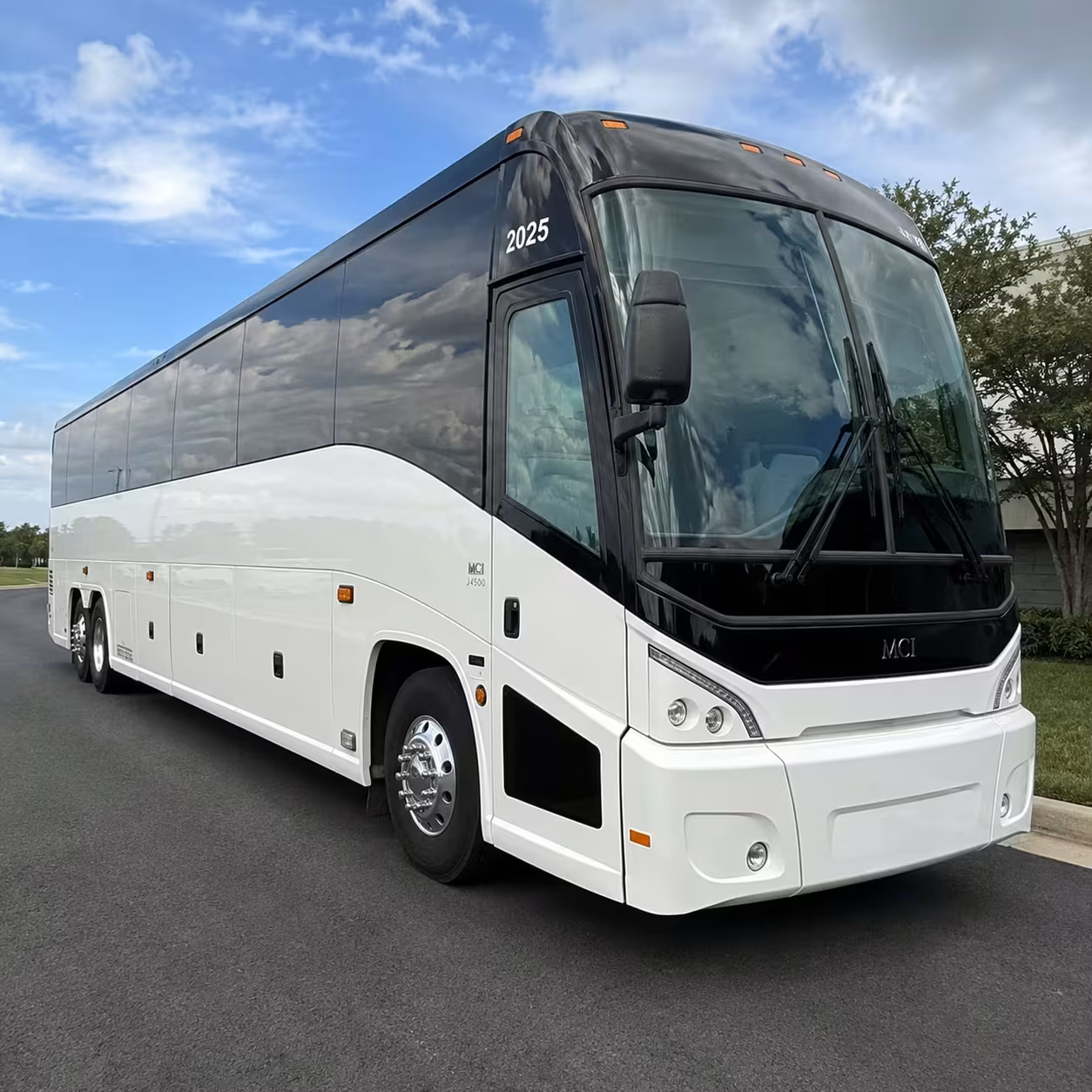 workforce shuttle buses for flower mound construction sites